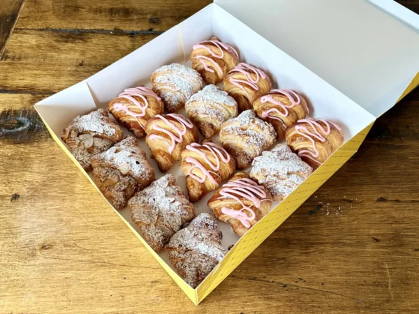 Demi Raspberry Croissant (16-pc Set)