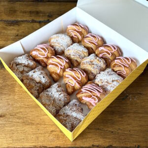 Demi Raspberry Croissant (16-pc Set)